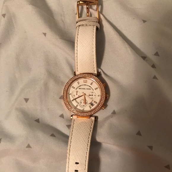 Michael Kors Watch - Picture 2 of 4